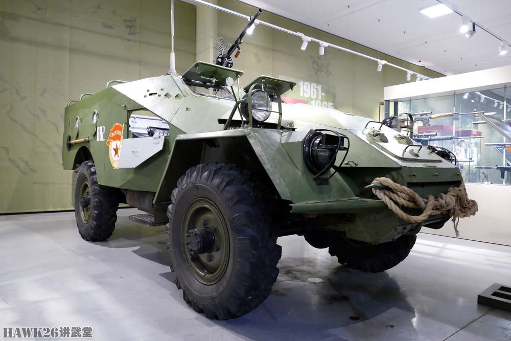 图说:btr-40装甲运兵车 外形酷似德国型号 车内空间小见缝插人_腾讯