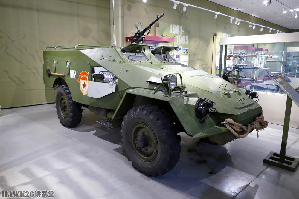 图说btr40装甲运兵车外形酷似德国型号车内空间小见缝插人