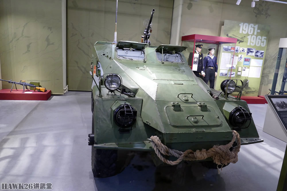 图说:btr-40装甲运兵车 外形酷似德国型号 车内空间小见缝插人_腾讯