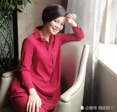 她出道30年零绯闻!低调嫁圈外老公很幸福,如今越老越有美了