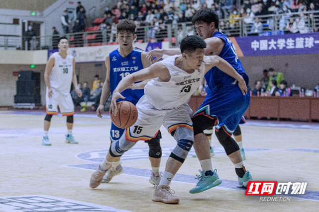 工大,必胜!"4月7日晚,湖南工业大学河东校区体育馆,在现场工大
