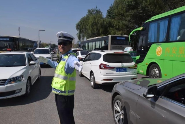 元氏交警张备战照片图片