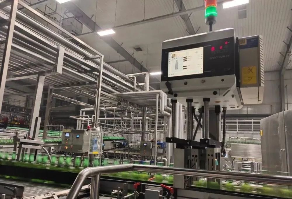 世界最先进灌装技术,自主生产的青岛啤酒5万瓶装线长啥样?