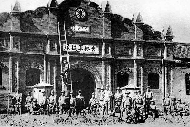 日本人的冒险从1931年开始的,数百名关东军对总数为7000人的奉军第7旅