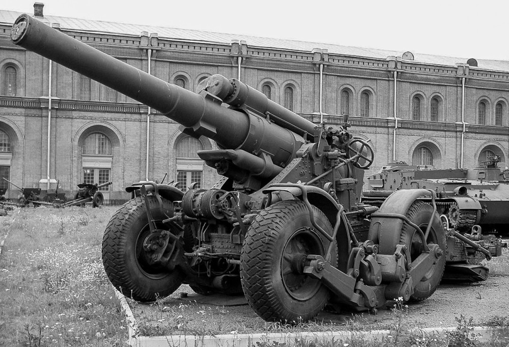 二战德军的噩梦斯大林之锤203毫米榴弹炮一炮打穿三层楼