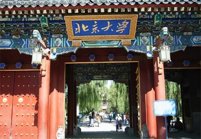 据中金公司年报显示,陈刚是纽约州执业律师并具有中国法律职业资格,现