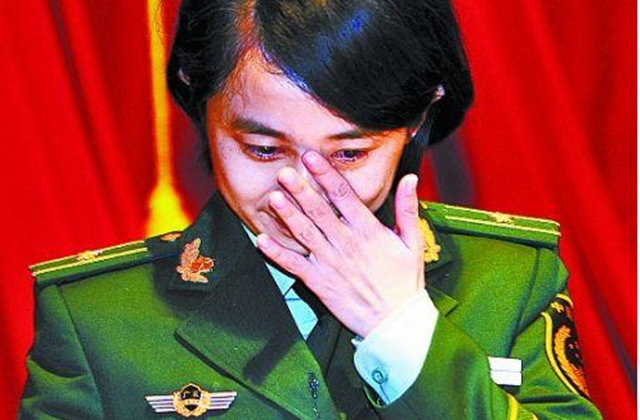 这位人民女教师,31岁才被特招入伍,直接授予少校警衔|庞洪雨|郑益龙