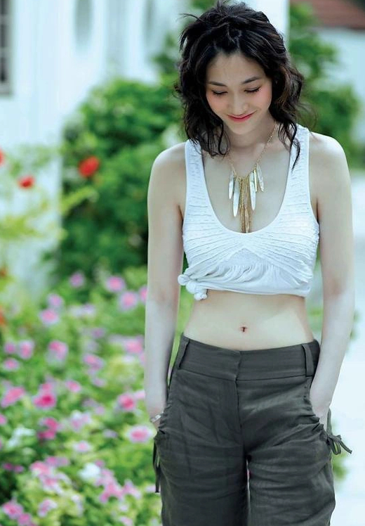 李小冉这身材保养,真没想到已经44岁,这状态是被冷冻过吗?