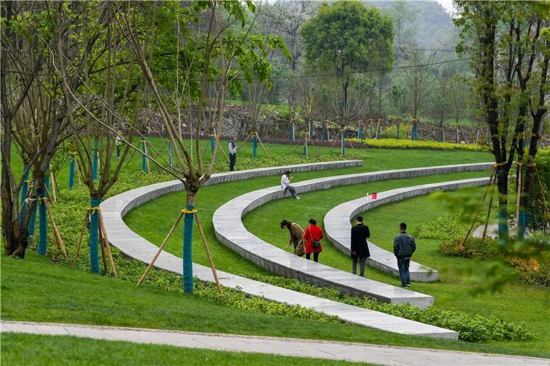 青山繁花,绿茵鸟鸣……中梁山这处花园秘境太美好了_腾讯新闻