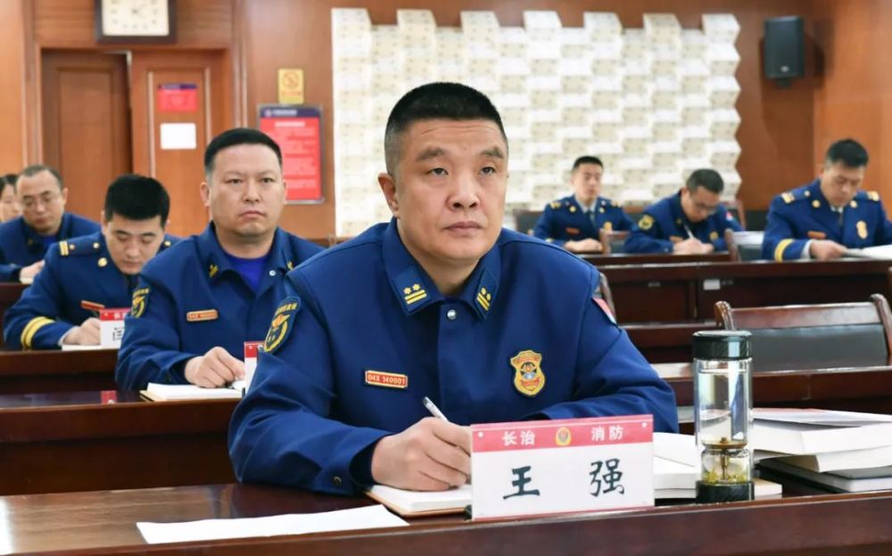 授课中,陈康红紧密结合当前队伍党风廉政建设实际,详细阐述了学习