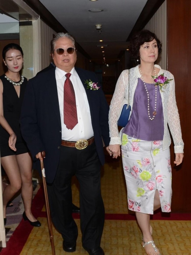 洪金宝第二任妻子气质真好和洪金宝同框也不落下风不愧是港姐