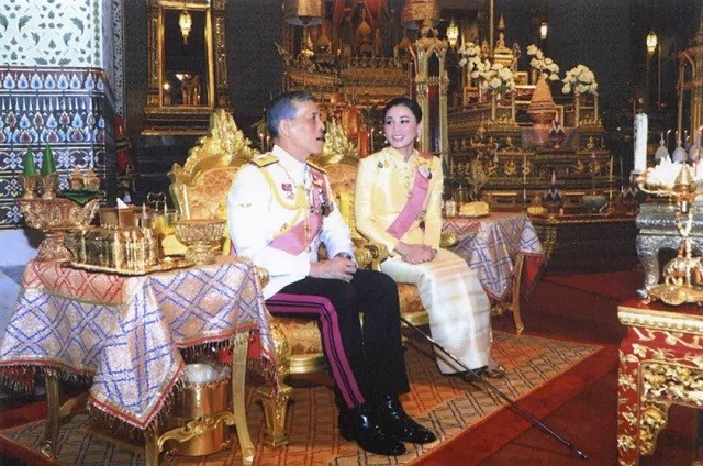 贵妃生日泰王陪她穿情侣装秀恩爱次日却册封了她曾经的宫女