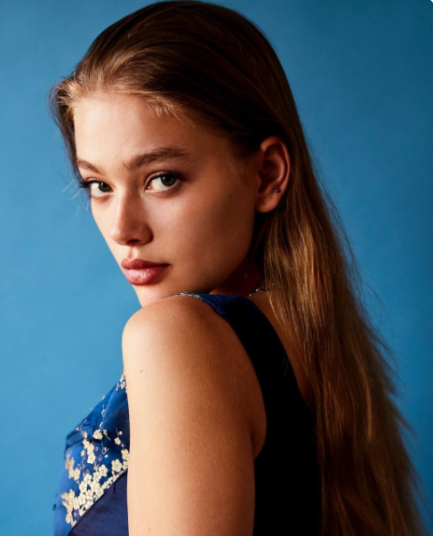 追八卦|21岁英国甜心撩倒无数网友,还成"史上最美反派"?