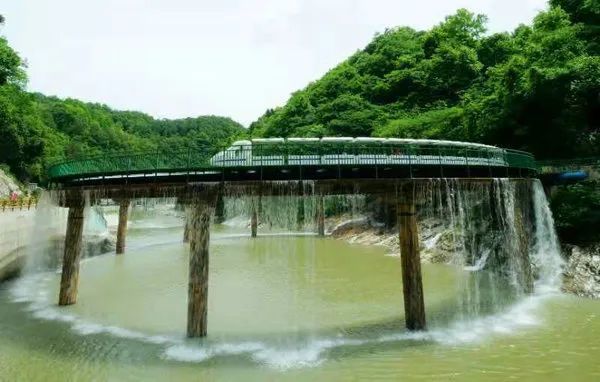 嶽西青雲峽景區創新做好水文章打造休閒度假勝地