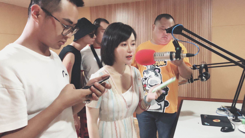 《我是柳叶眉》微生活剧番外系列中的角色:歪啾啾,懂得多,大方,钟璐