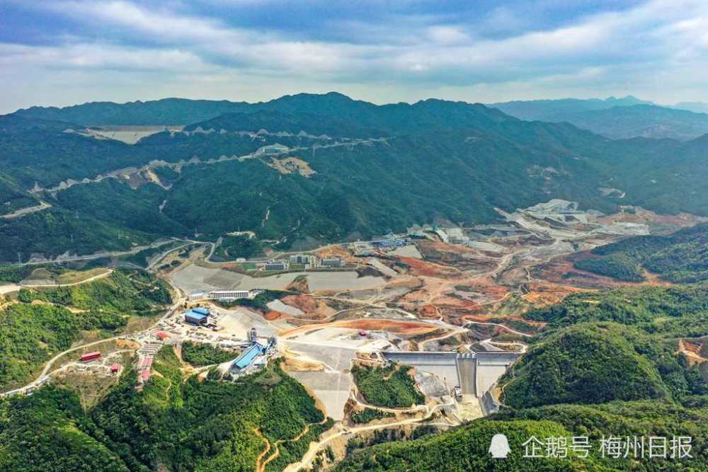 广纳八方水流积攒造福一方广东梅州五华抽水蓄能电站今日下闸蓄水