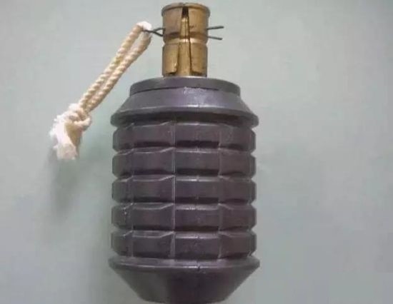 辣么日本为啥不学学德国盟兄,也整些木柄手榴弹捏?其实小日本也不是