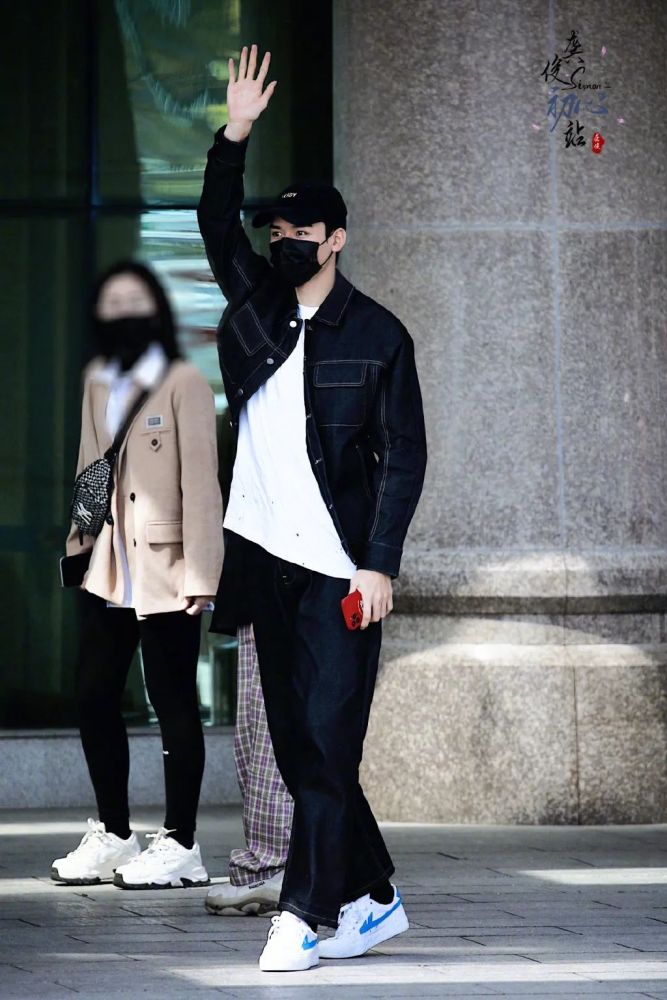 明星们把国产品牌穿出新花样潮出全世界