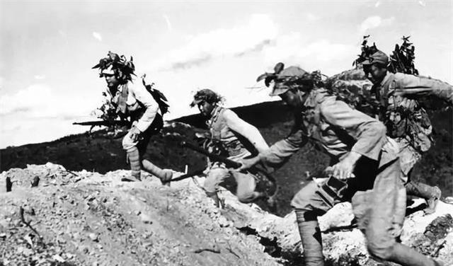 因白崇禧4条毒计,刘邓大军挺进大别山后,12万人骤减6万_腾讯新闻