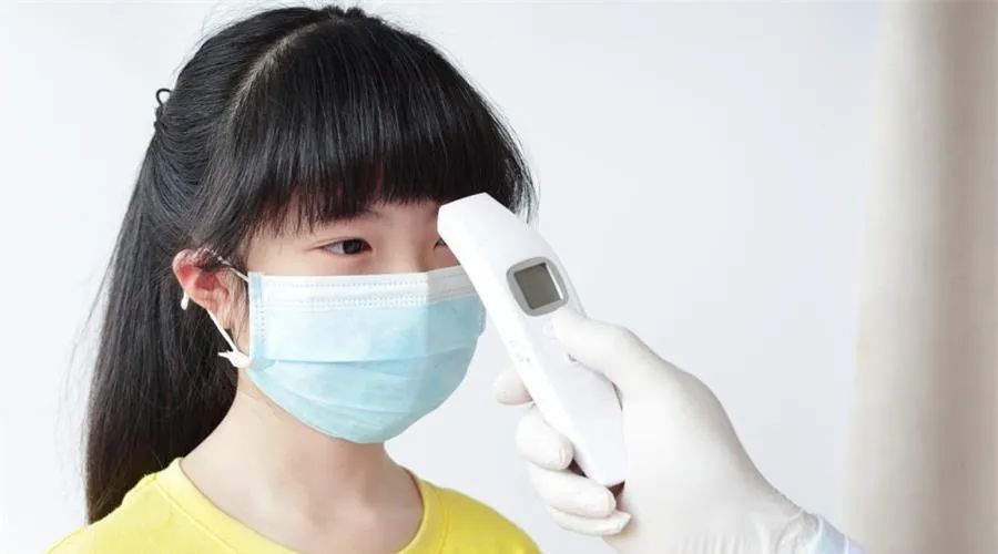 宝宝发烧反复起夜测量体温太折腾其实有办法