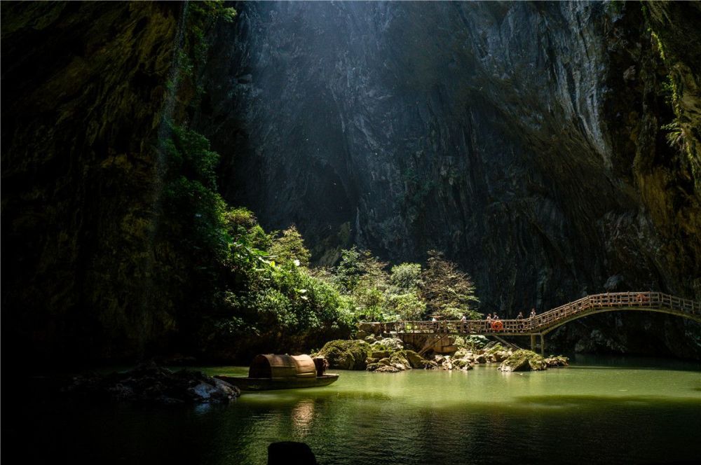 清远溶洞地下河密布一探洞穴奇观带你到地心世界