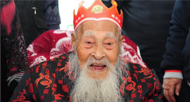 其实现代人相比起古代人来说,已经算是长寿了,要知道古人的平均寿命是