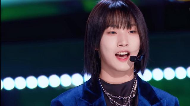 毕竟胡烨韬从一开始就是热搜上面的人,他在短视频