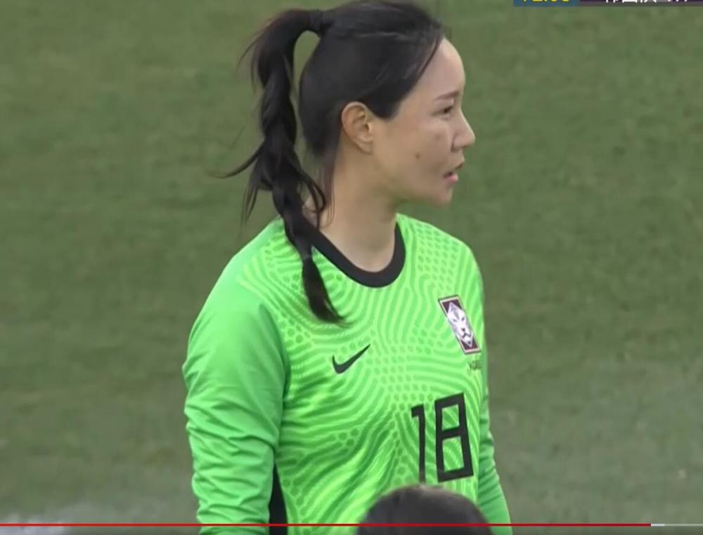 鸡贼王霜罚点球前谁注意韩国门将裁判看不下去了直接警告