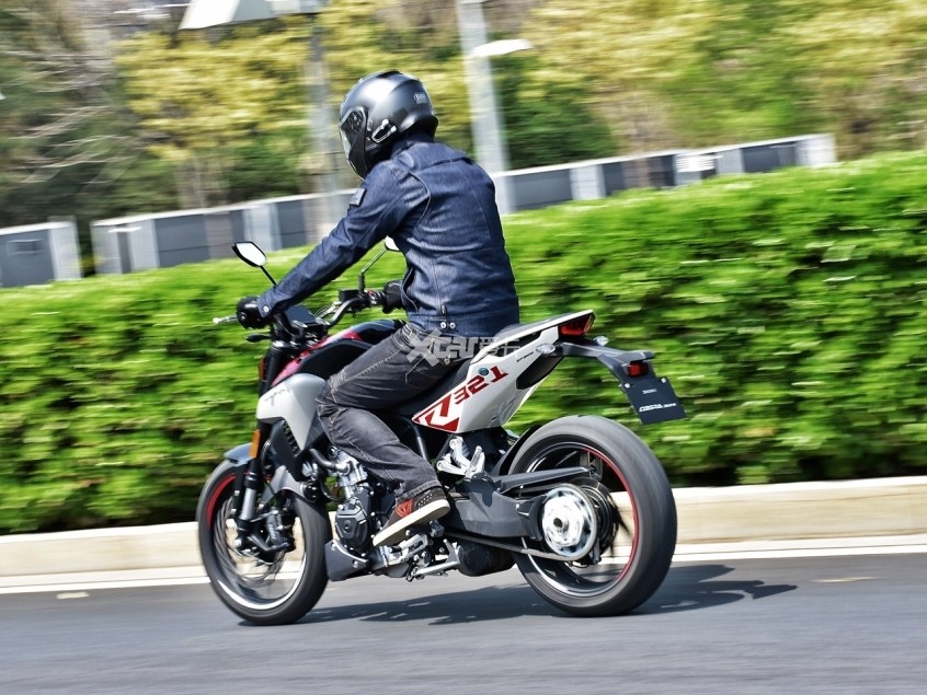 2万多的双缸钢炮试驾凯越cobra321r