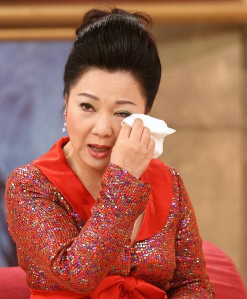 23年前白冰冰自曝:费玉清连续一个月来我家,揭露他不为人知一面