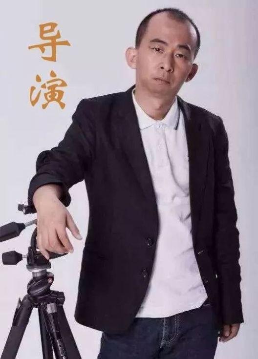 丑星巨兴茂从最丑配角逆袭成百亿导演娶娇妻执导网剧鼻祖