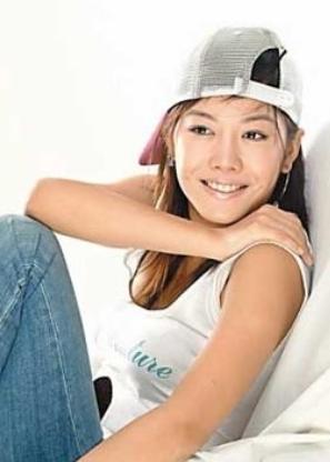 凌晨545分演员谭静只着粉内衣悬挂阳台尸检报告至今耐人寻味