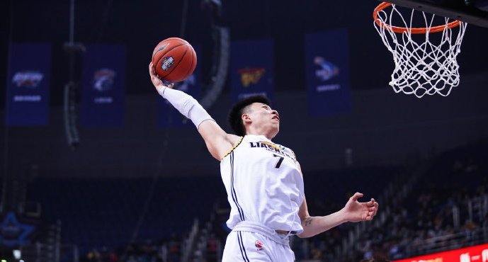 万万没想到张镇麟的辽宁男篮老大梦想杨鸣提前帮他实现了