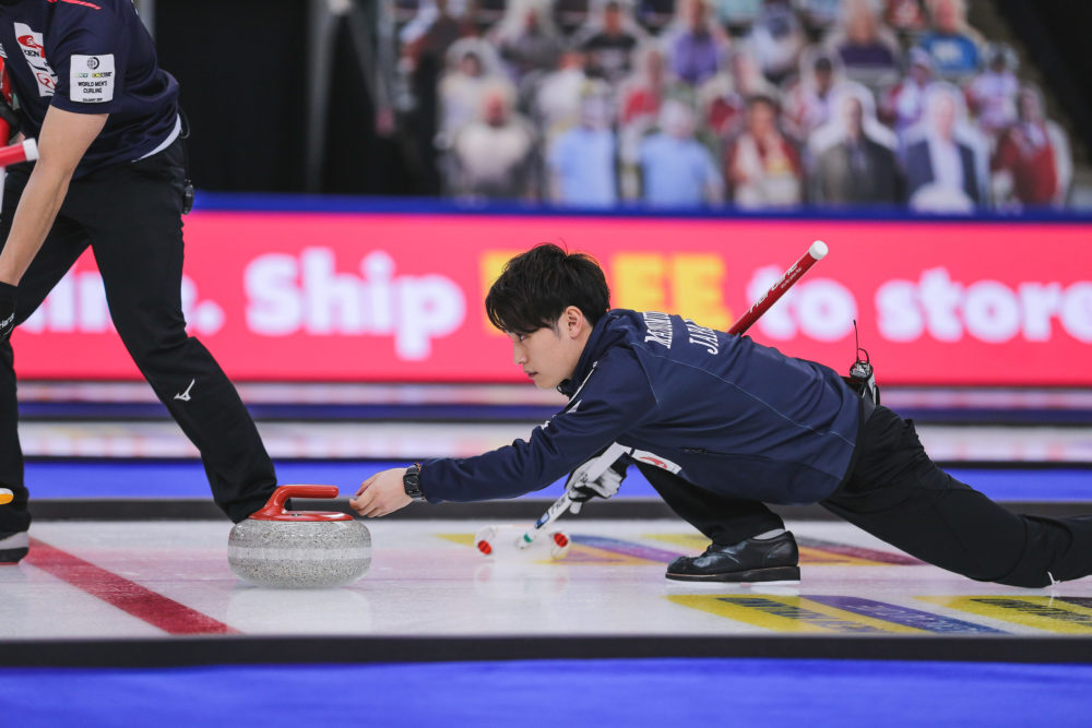 松村雄太首秀以8-5击败德国队,随后连续输给加拿大,瑞士,美国,三连败