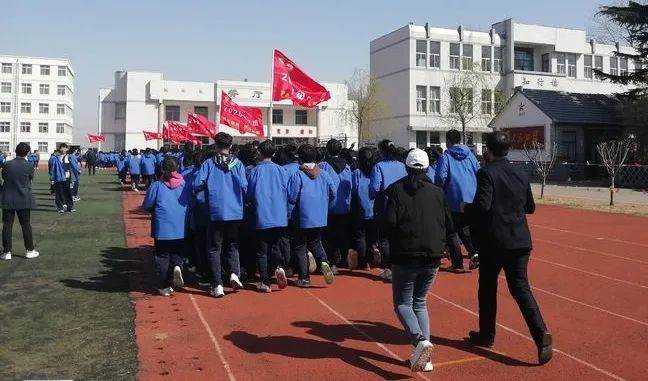 二中|家校同心,共育未来_腾讯新闻