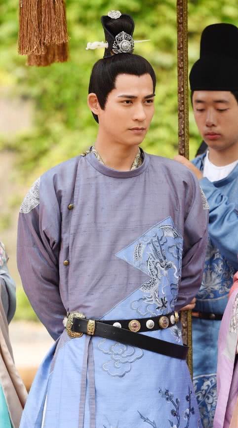 而银匠为了巴结赵恒,谎称与刘娥是表兄妹,将刘娥送给了赵恒.