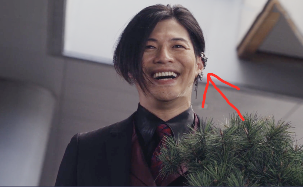 伽古拉全身都是宝,圆谷连领带都不放过,粉丝:下次卖伽古拉耳饰