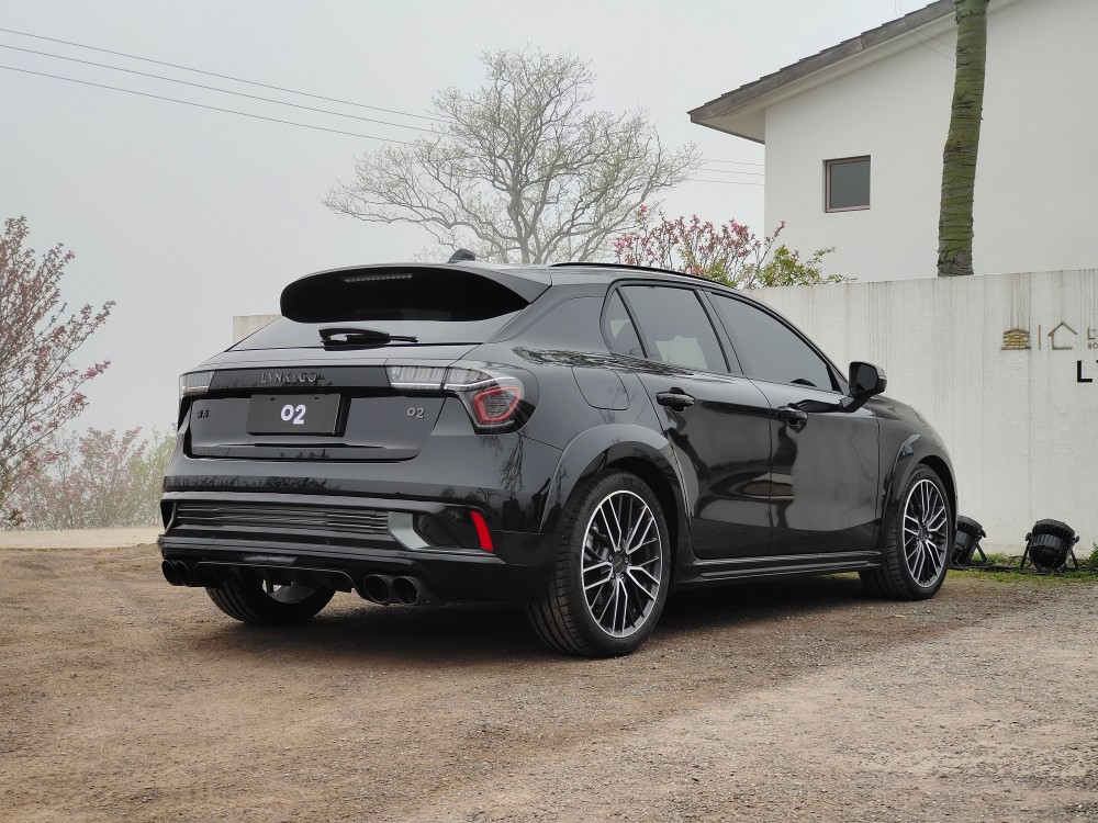 黑武士套件加入!领克02 hatchback实车曝光!_腾讯新闻