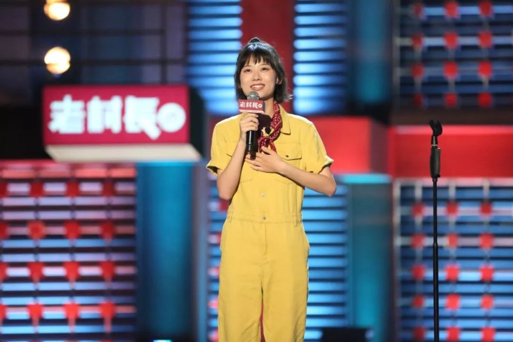 脱口秀新星赵晓卉明明可以明星出道为何还要做回车间女孩