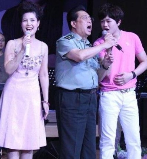 陈思思不再沉默,曝光和李双江的真实关系,难怪李天一如此叛逆