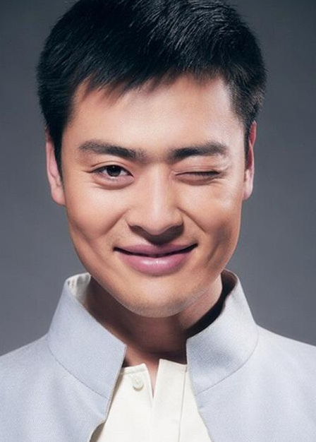 而魏和尚的扮演者张桐虽然出生在普通工薪家庭,没身份没背景,但他却是