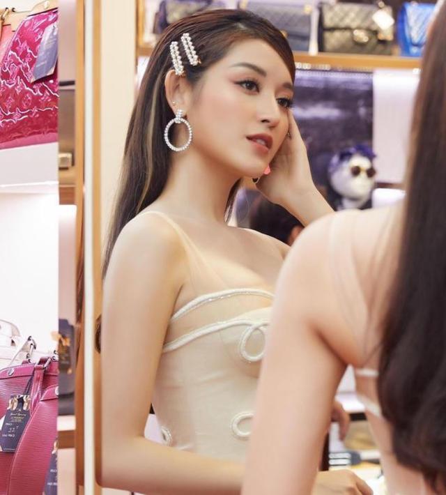 越南"第一美女",曾获世界小姐,身材迷人,坚持这项运动是关键