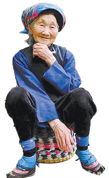 百岁老人袁桂兰生活在这样的时代我很幸福