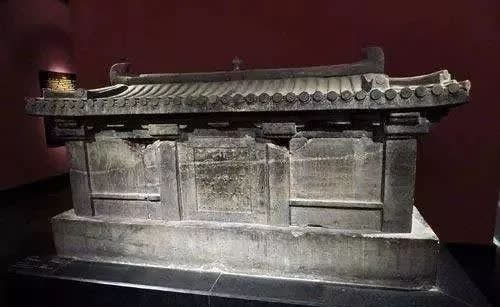 隋9岁女童墓葬出土 棺盖刻 开者即死 4字 考古人员变了脸色 全网搜