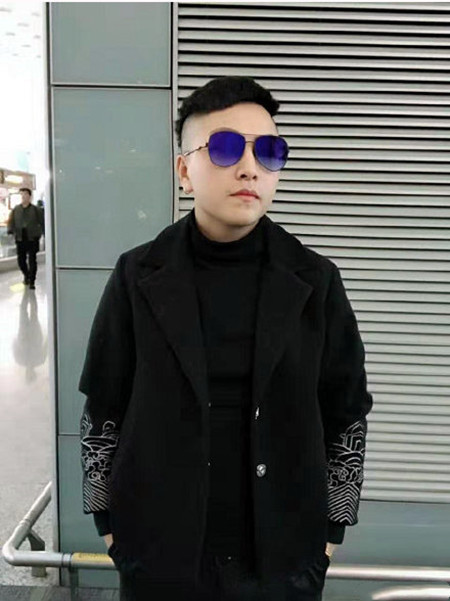 网红"乞丐哥"坐拥400多万粉丝,涉嫌拐卖妇女儿童获刑13年|高德飞|乞丐