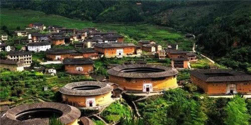 他们是纯正的汉族人 至今说一口纯正汉语 网友 虽然难懂但好听 全网搜