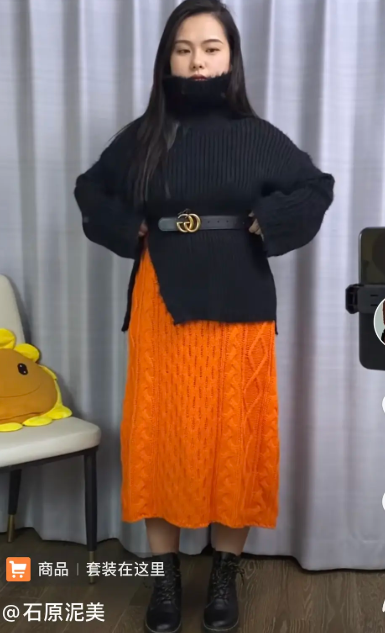 搞笑测评博主石原泥美粉丝破五百万没有好身材但是有足够的实力和自信