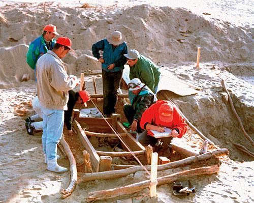 考古队寻找精绝国故址却发现一逆天文物2040年真的会出奇观