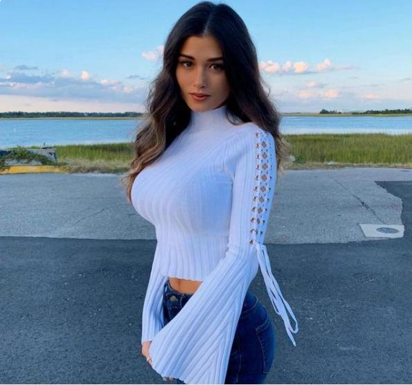 小姐姐来自美国,可体内也有中国人的血,她的名字叫做keilah kang .