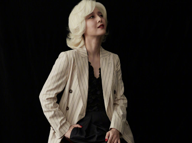 美人在骨不在皮,范冰冰就是这样,之前她尝试过一款老年妆,我们看到她